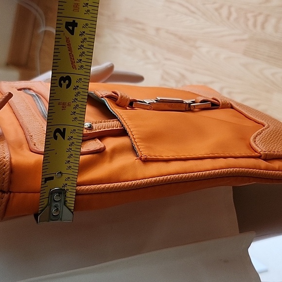 Sondra ROBERTS SR2 Nylon & FAUX Leather Silver Lock CROSSBODY EUC - Picture 13 of 14